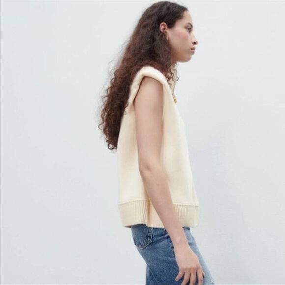 Zara NWT Plush Vest Padded Shoulders High Collar Size S Plush Ecru Light Yellow - Picture 8 of 11